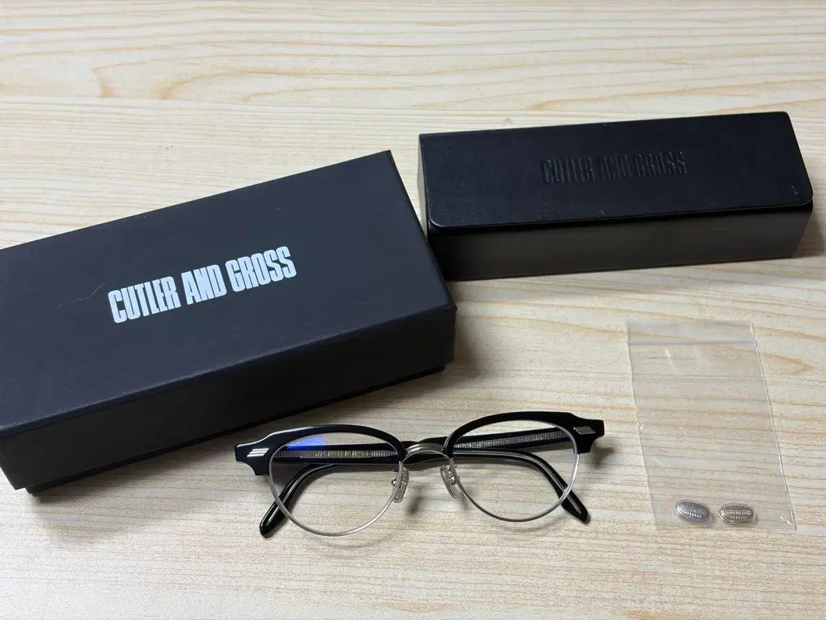  CUTLER AND GROSS カトラー アンド グロス 1335 ブラック シルバー サングラス 小物