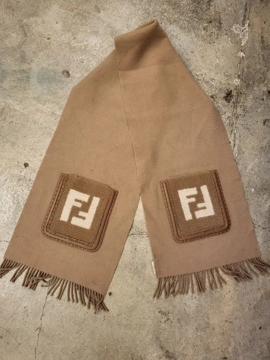 フェンディ カシミア ポケット ショール マフラー