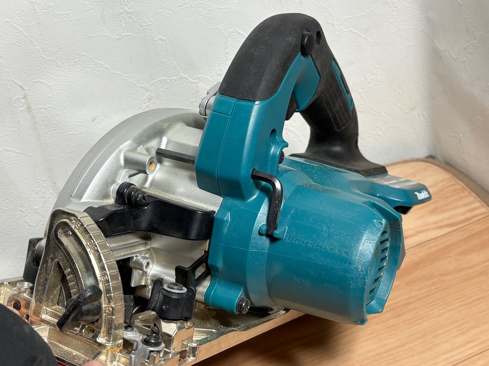 充電式マルノコ マキタ