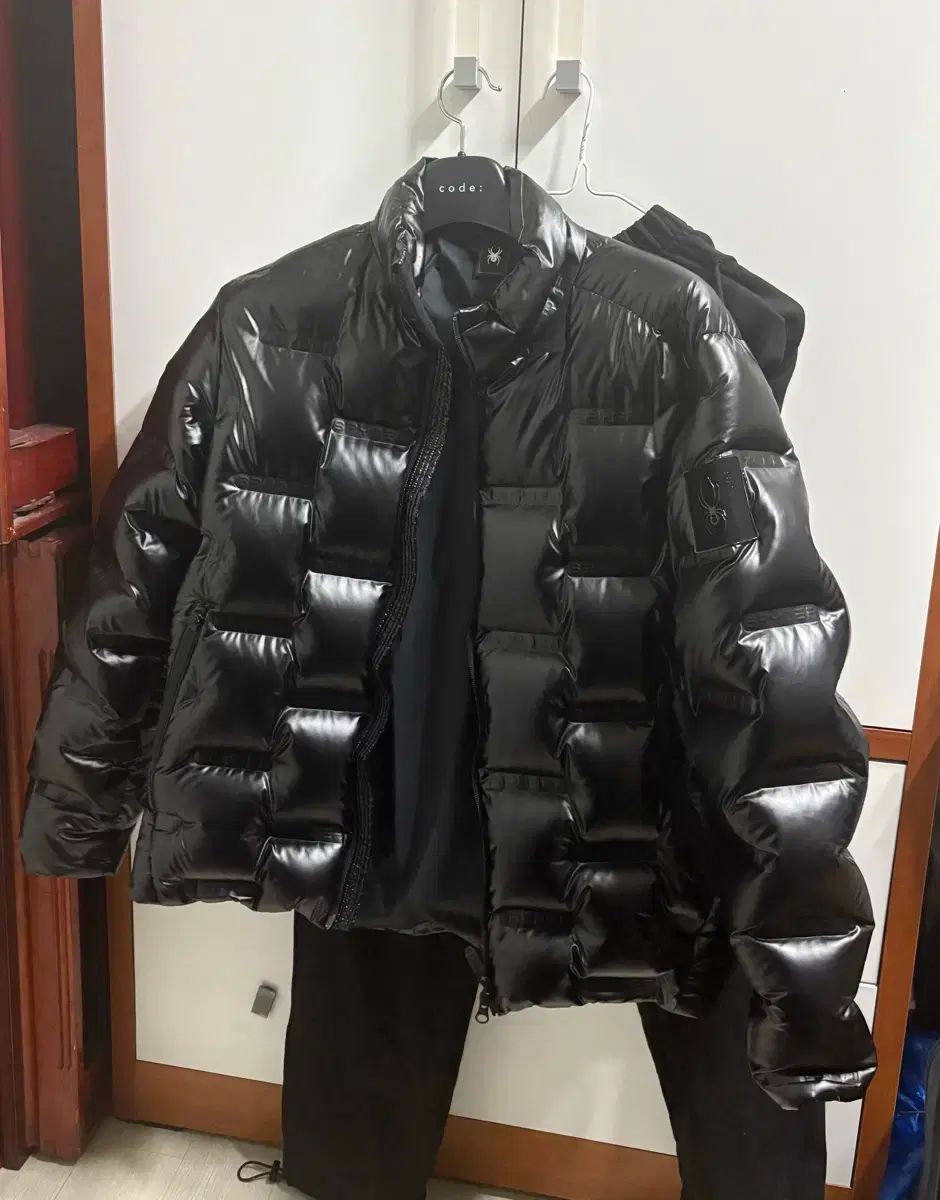 スパイダー ブラック ダウン アウター