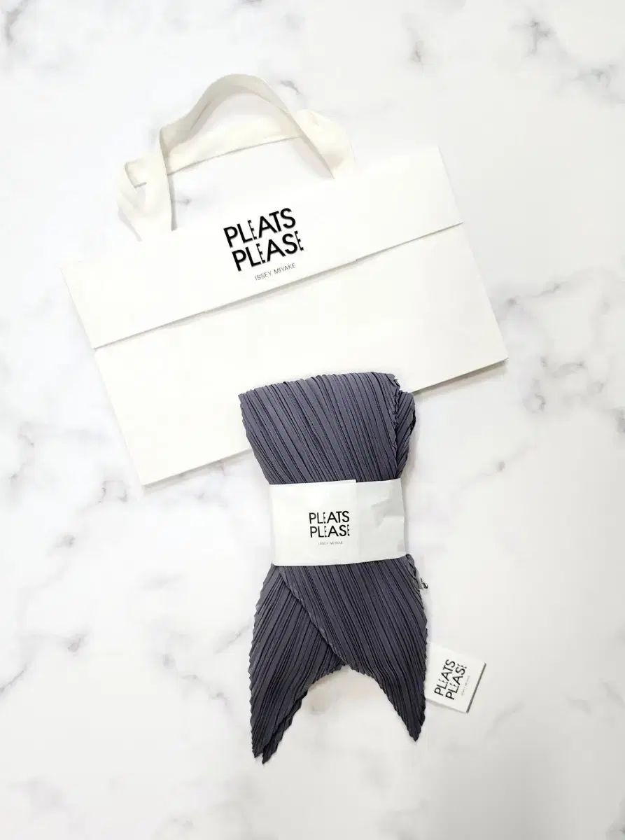 プリーツプリーズベーシックスカーフ