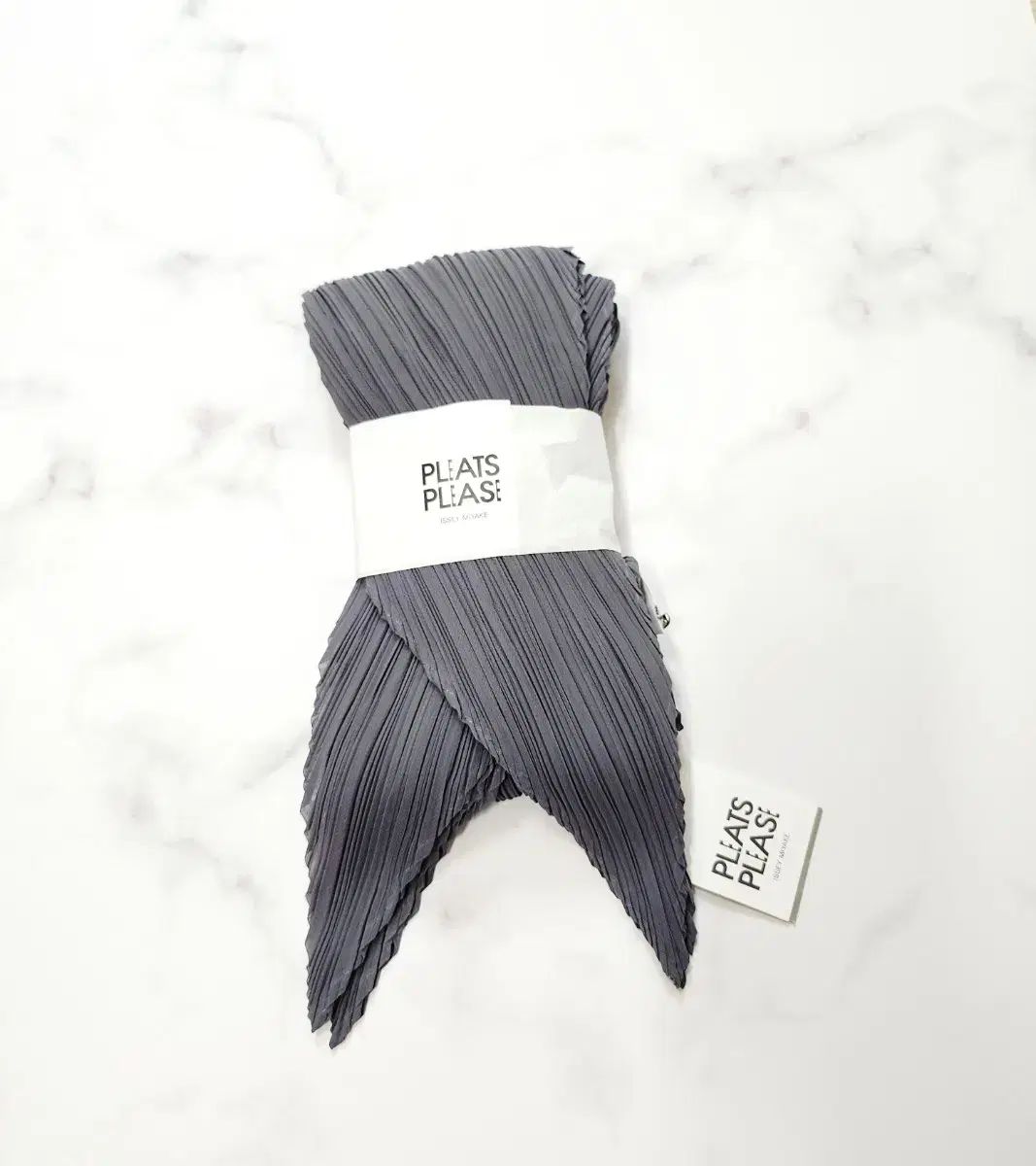 プリーツプリーズベーシックスカーフ