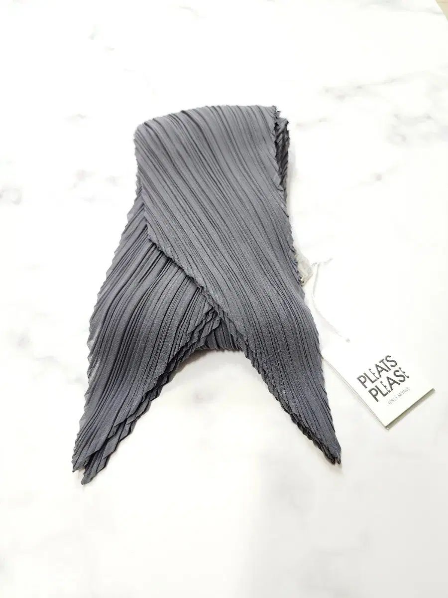 プリーツプリーズベーシックスカーフ