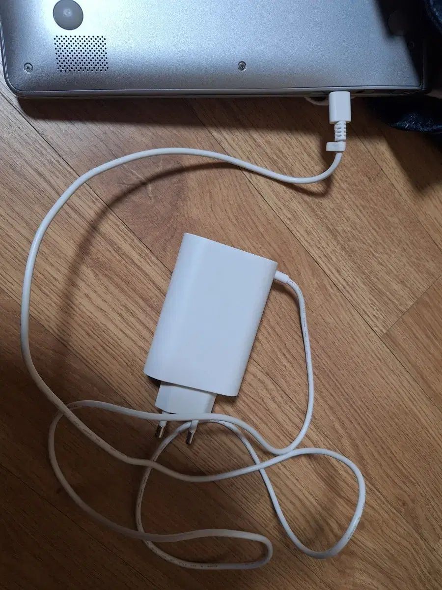 LG C タイプ 高速ノートパソコン充電器