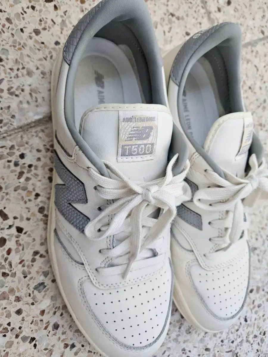 ニュー ンス x エメ レオン ドール T 500 グレー