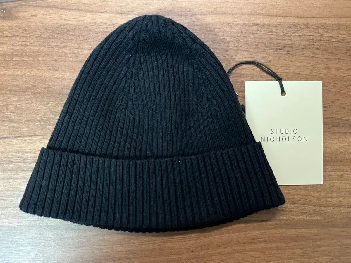 スタジオ ニコ ルソン ビーニー studio nicholson mikkel