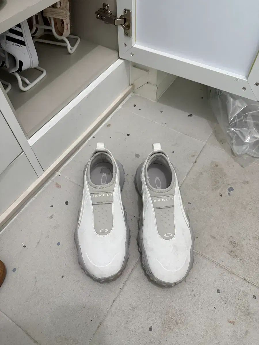 オークリー エッジ アイコン 白 カラー