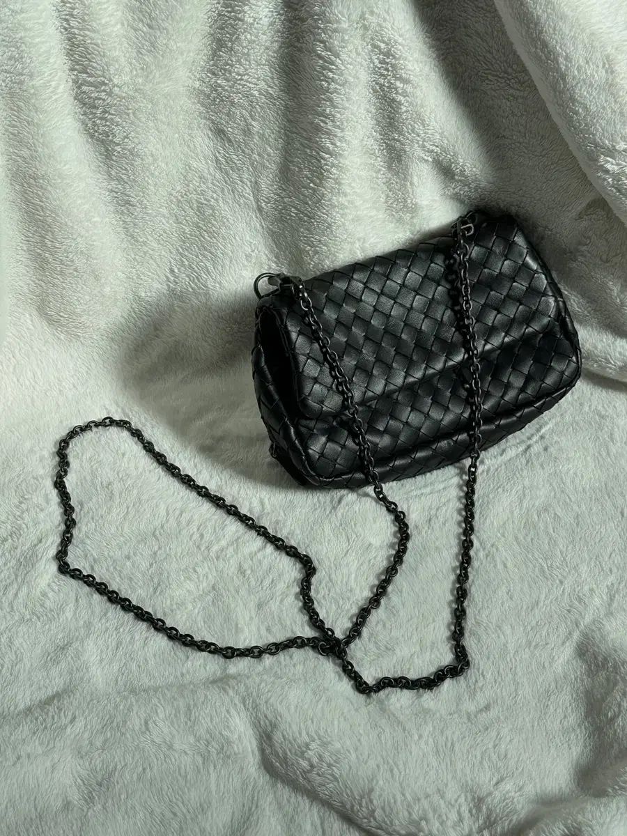 BOTTEGA VENETA ボッテガ ヴェネタ イントレチャート ミニ チェーン クロスバック