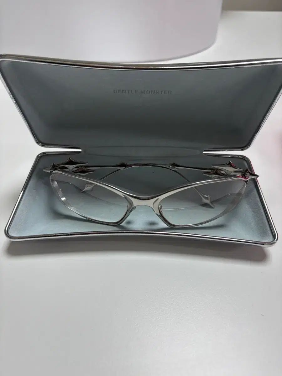 GENTLE MONSTER ジェントルモンスター ボールドコレクション ytt 02