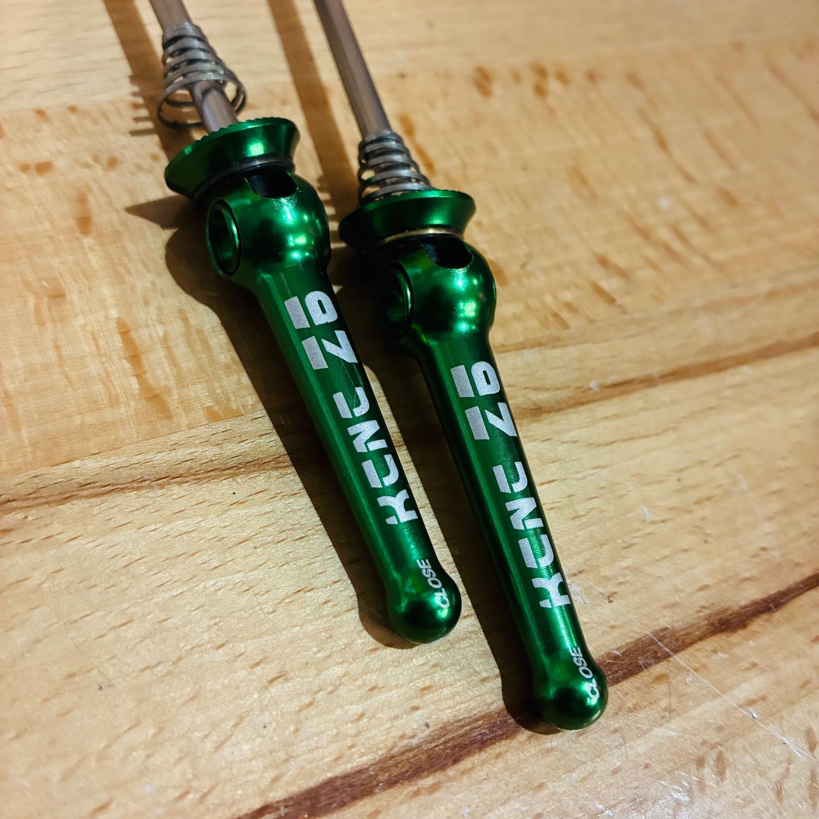 軽量】 KCNC Z6 クイックリリース 前後 2本セット グリーン 100/130mm