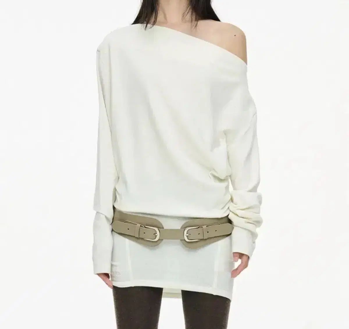 セリック インシジョン テーパード トップ アイボリー