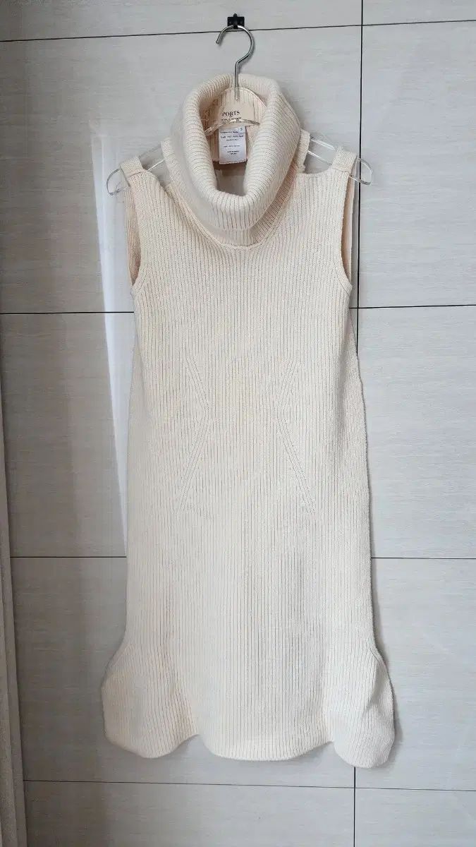 PORTS アイボリー ゴージ ニット ロールネック ONE PIECE