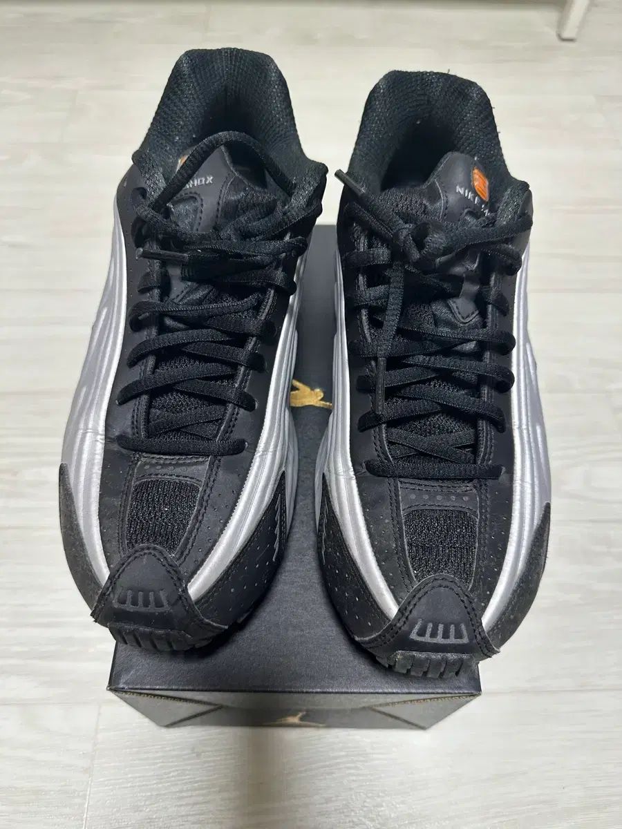 ナイキ エアマックス スニーカー ブラック シルバー 250 在庫処分
