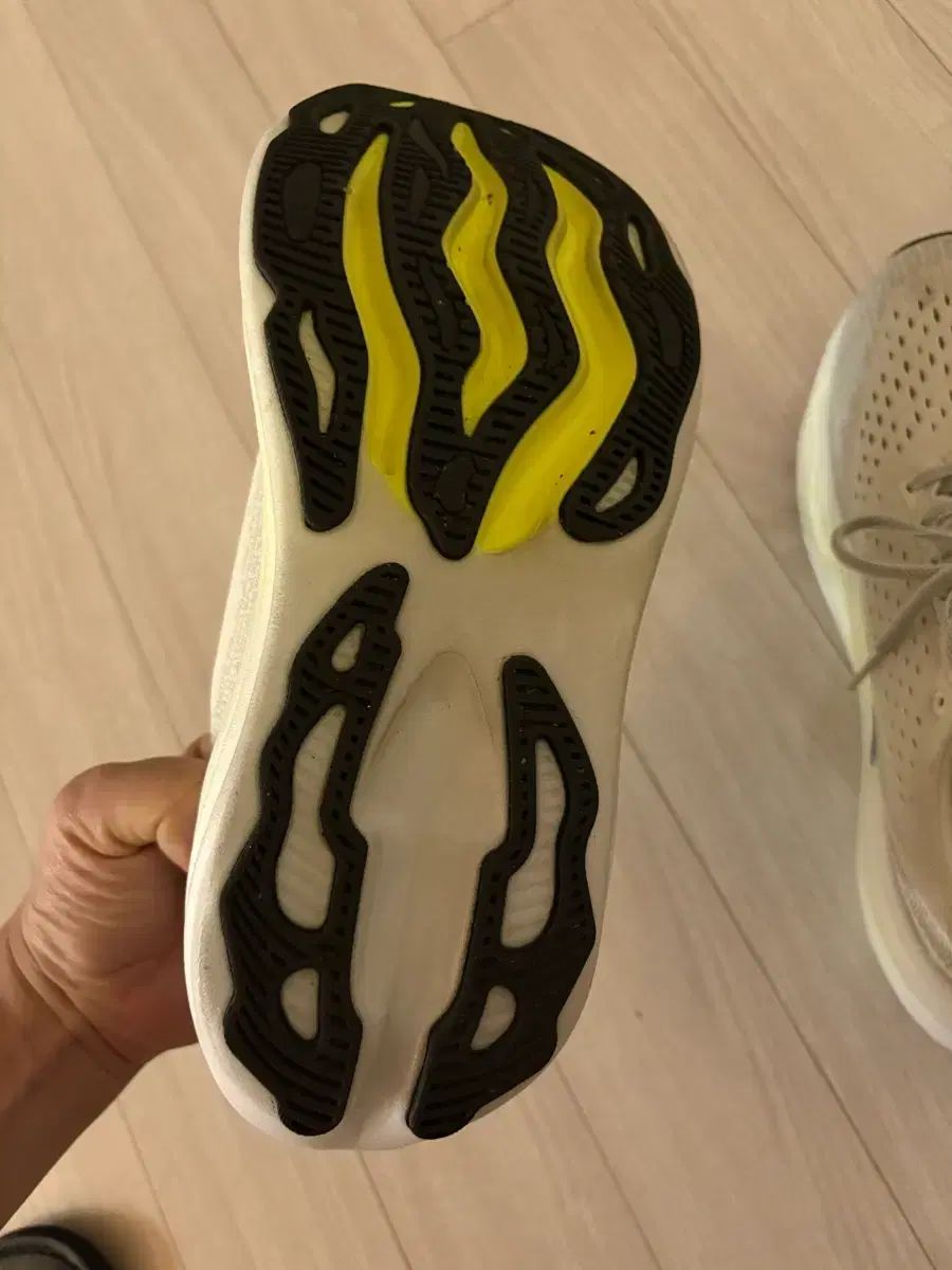 ランニングシューズ