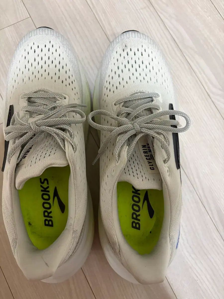 ブルックス ランニングシューズ グリセリン コメント