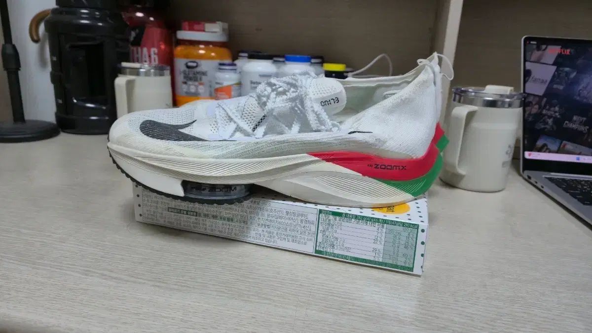 ナイキ ズームX 白 ランニングシューズ