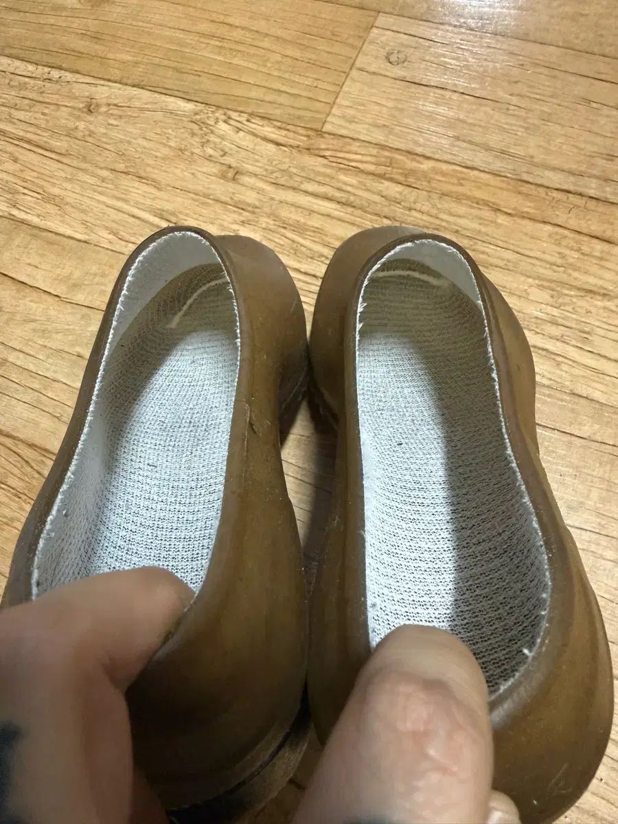 42 プラスチック 有馬 かな クロッグ