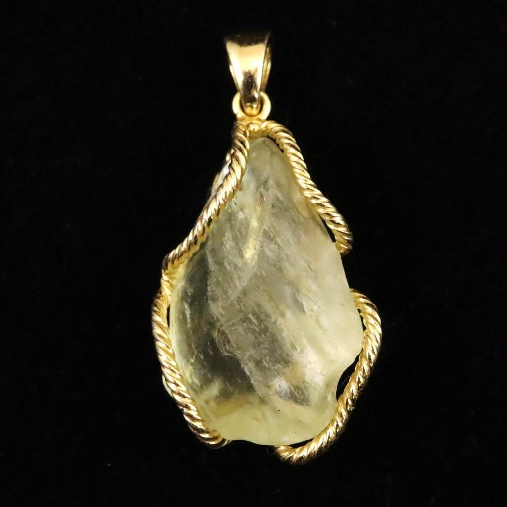 リビアンデザートグラス 27 mm原石 ペンダントトップ 7 9 g 榎本通商33435