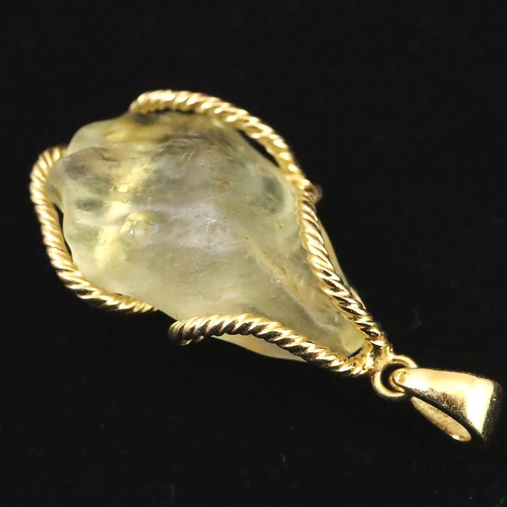 リビアンデザートグラス 27mm原石 ペンダントトップ 7.9g 【榎本通商