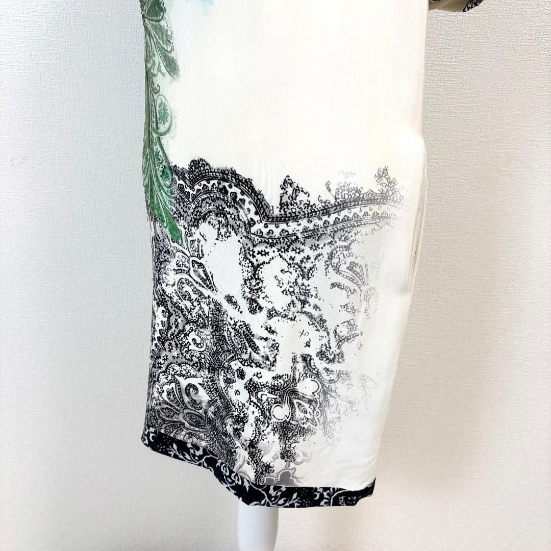 オフホワイト 総柄