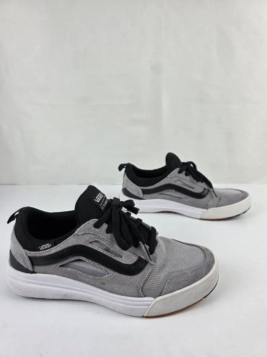 VANS ヴァンズ ウルトラレインジ 3 D アロイ 白 スウェード メッシュ