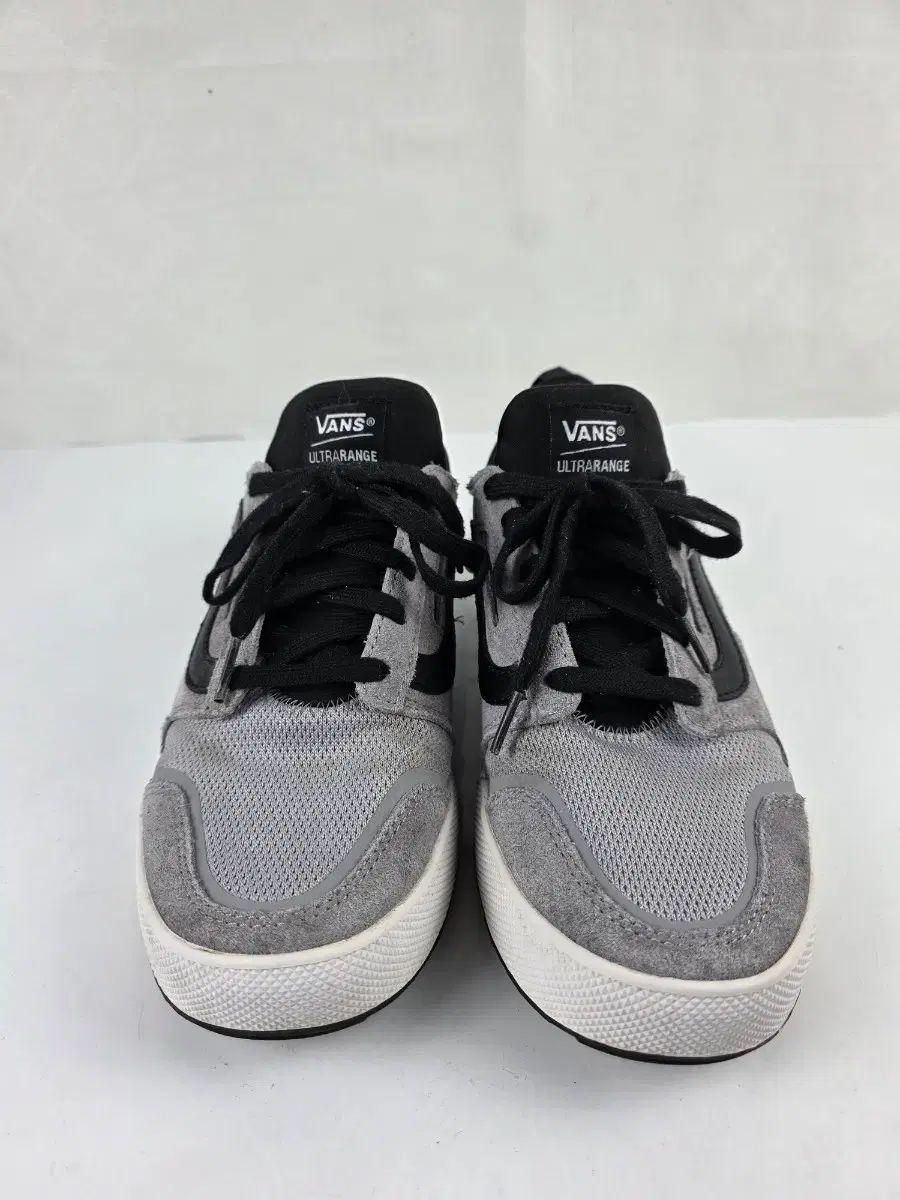 VANS ヴァンズ ウルトラレインジ 3 D アロイ 白 スウェード メッシュ