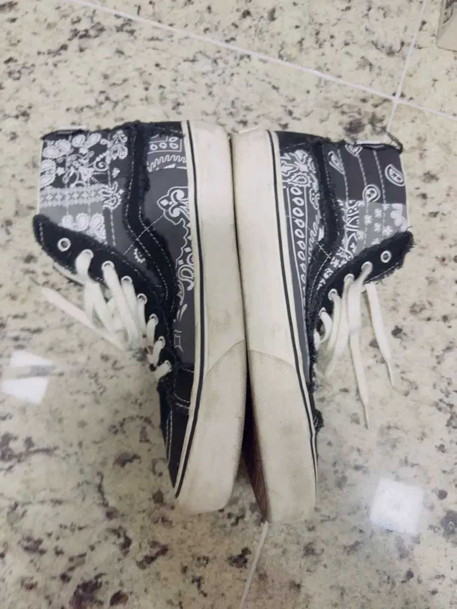  ヴァンズ インヴィンシブル スケート ハイ リイシュー 280 mm スニーカー 靴