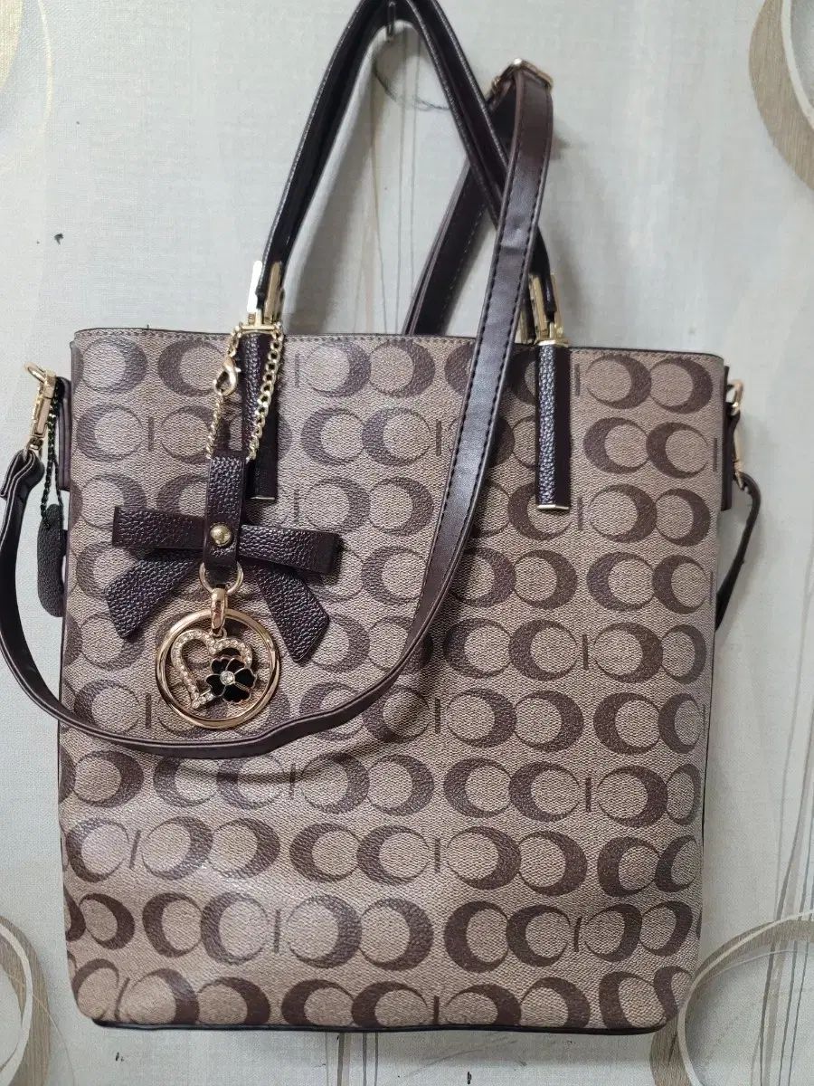 ブラウン パターン トートバッグ 兼 ショルダーバッグ クロスバッグ リー リボン 装飾