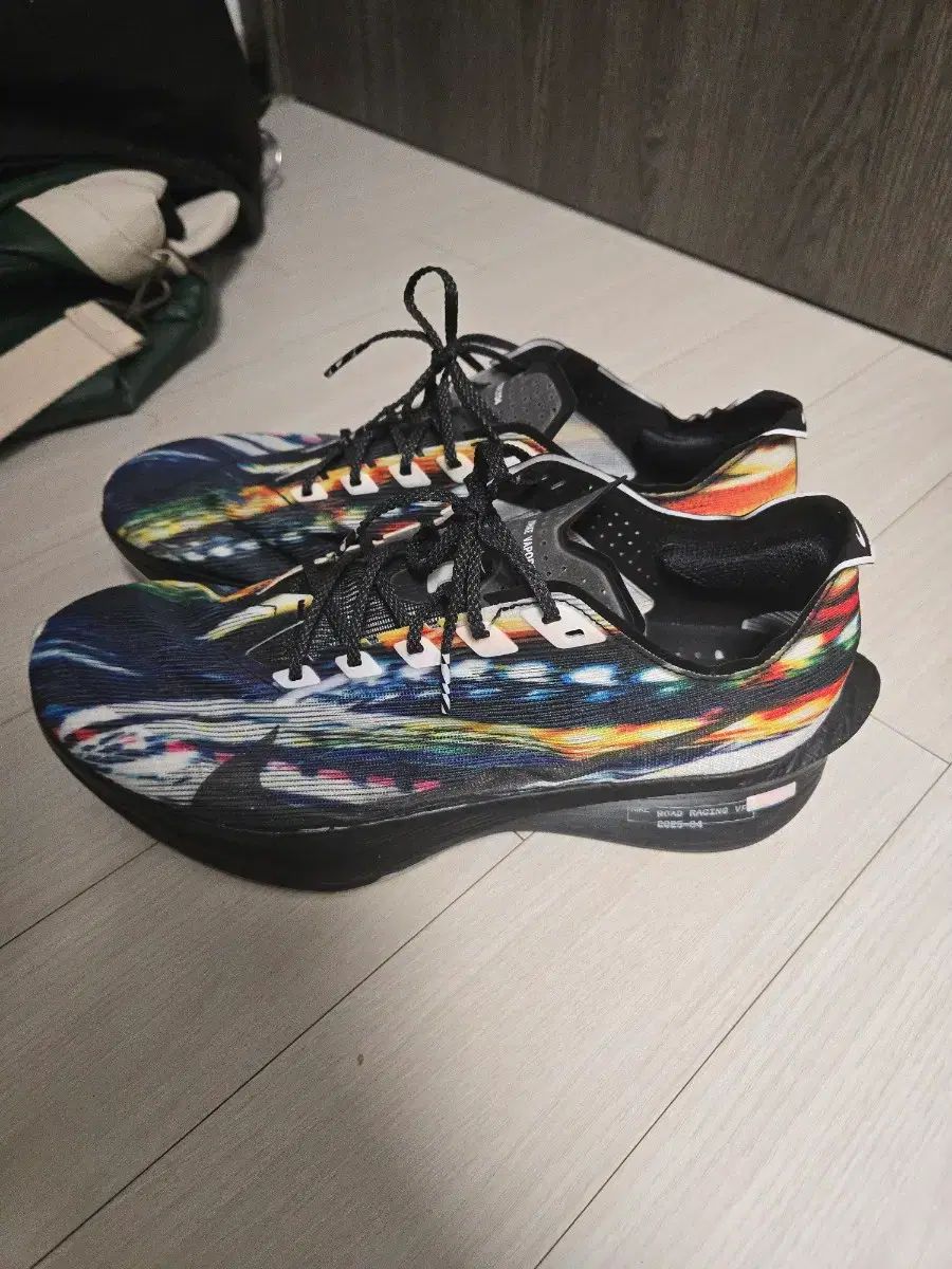 ナイキ ベイパーフライ4 マルチカラー 295