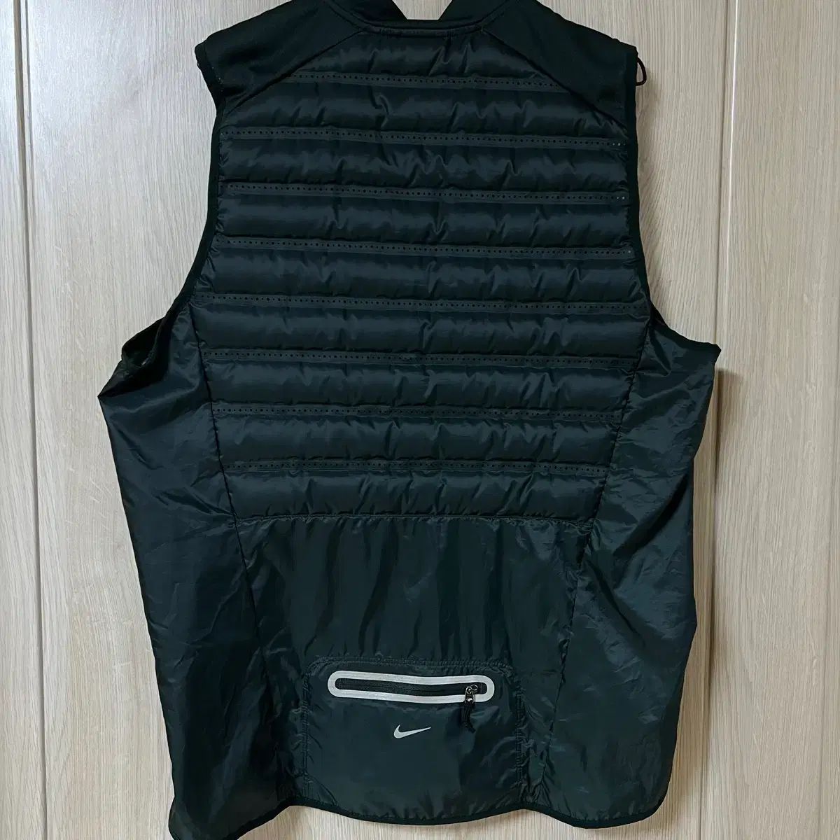 NIKE X ギャクソウ エアロロフト 800フィルパワー ランニング ベスト