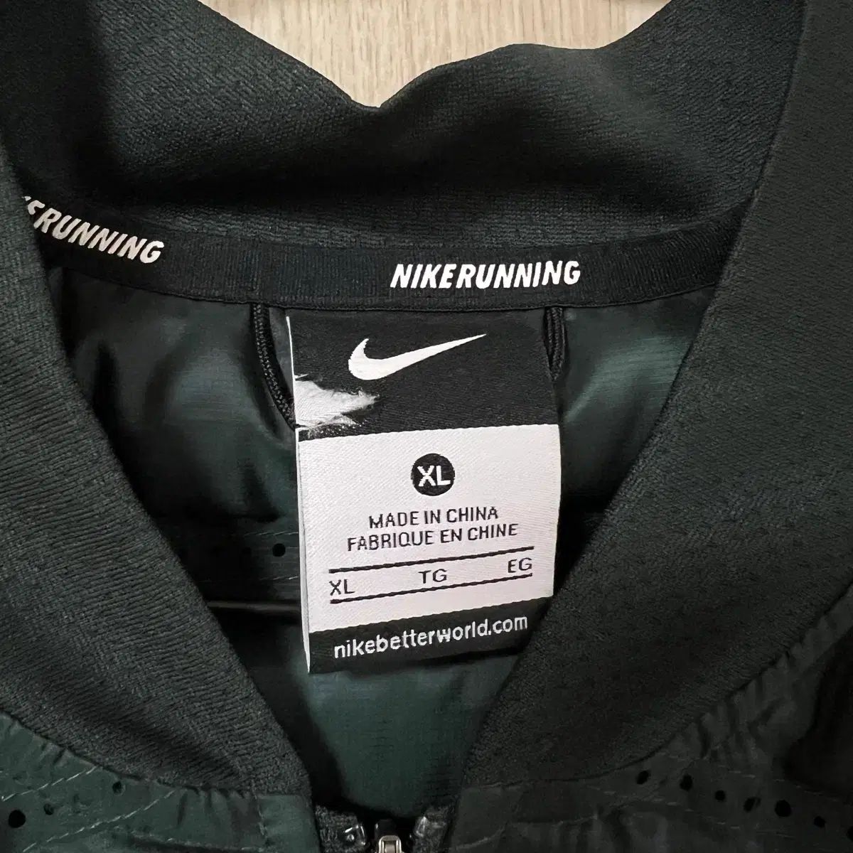 NIKE X ギャクソウ エアロロフト 800フィルパワー ランニング ベスト