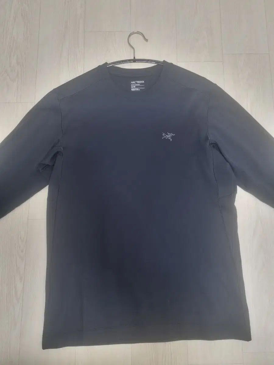 ARC TERYX アークテリクス Motus AR クルーネック ブラックM