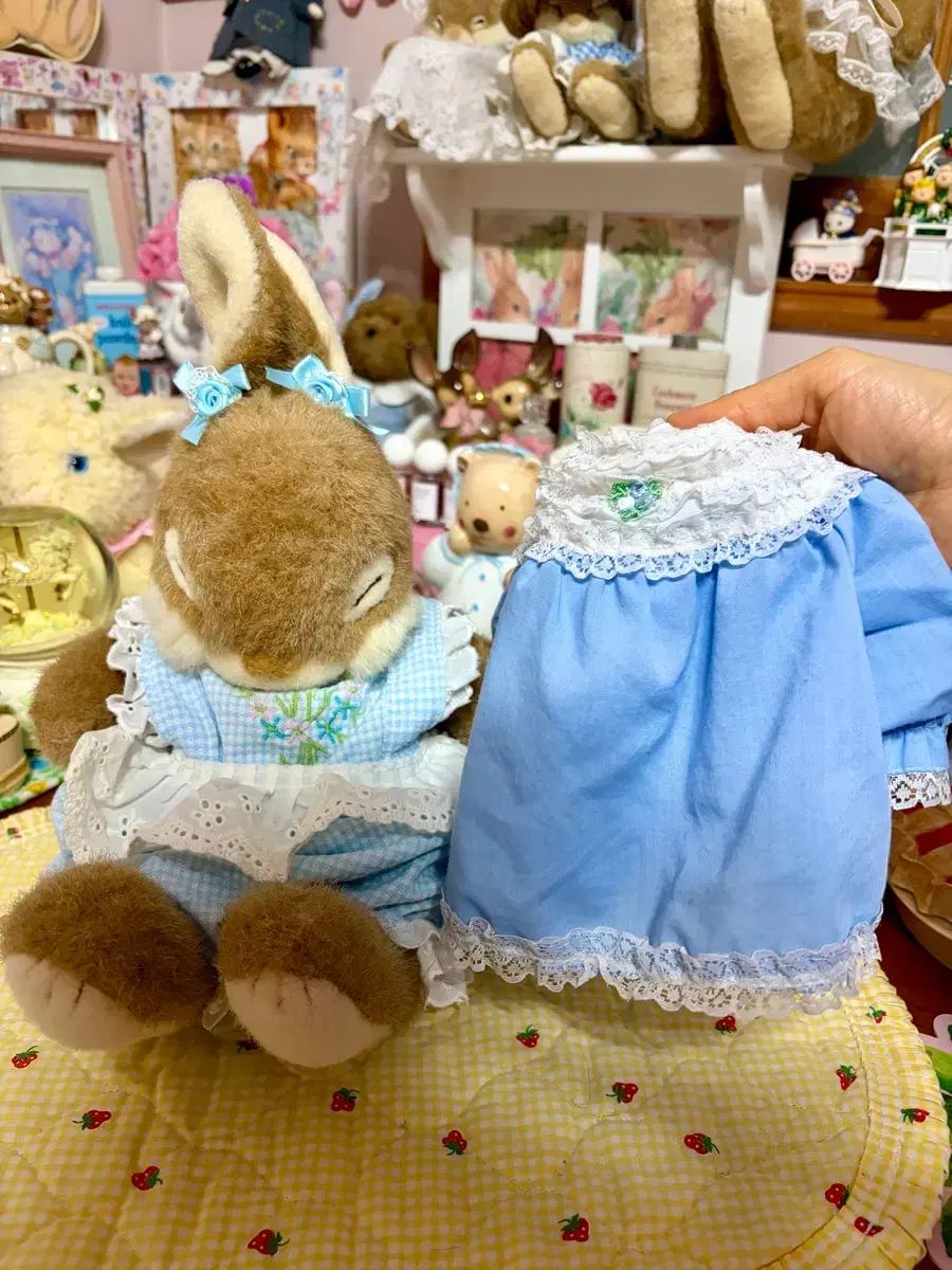 ヴィンテージ 眠るウサギ人形 スカイブルー 服