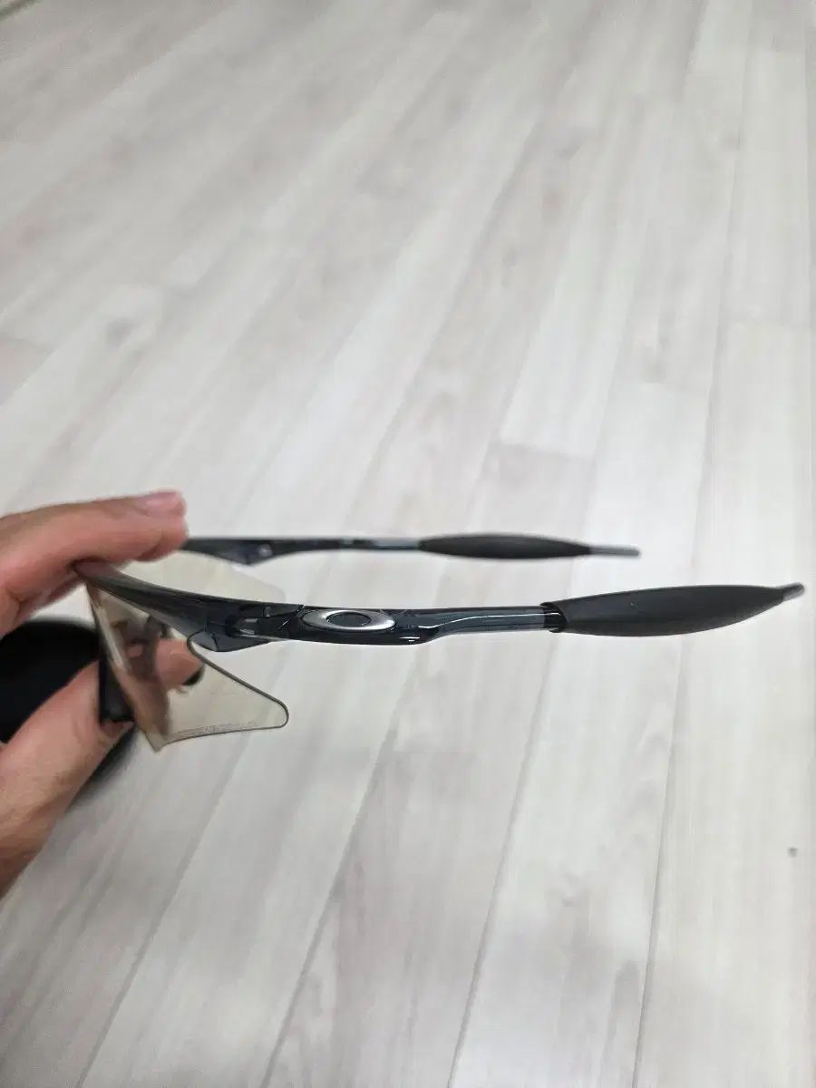 オークリー 変色 ゴーグル サングラス