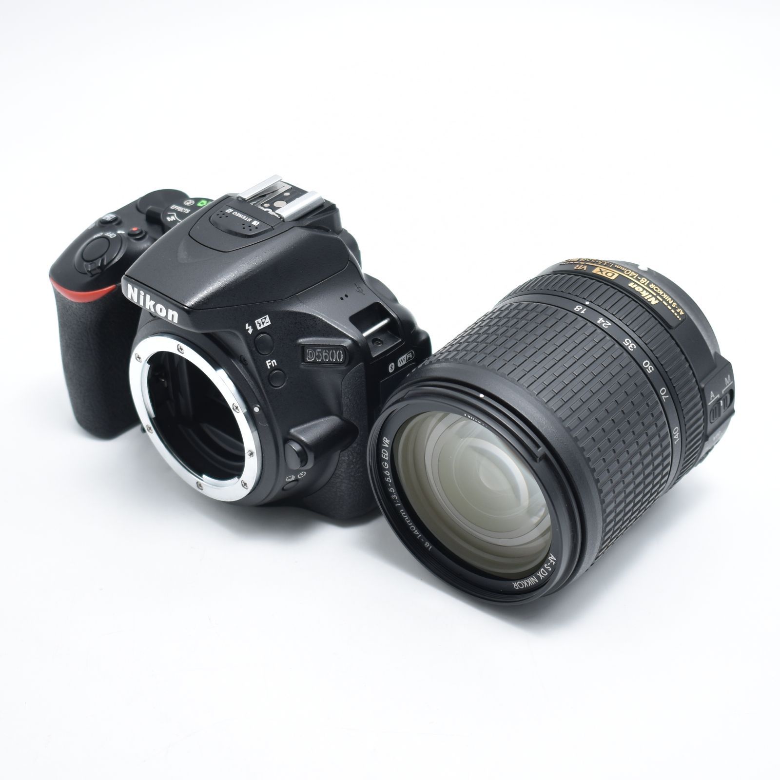 B 10808 Nikon デジタル一眼レフカメラ D 5600 18 140 VR レンズキット ブラック BK