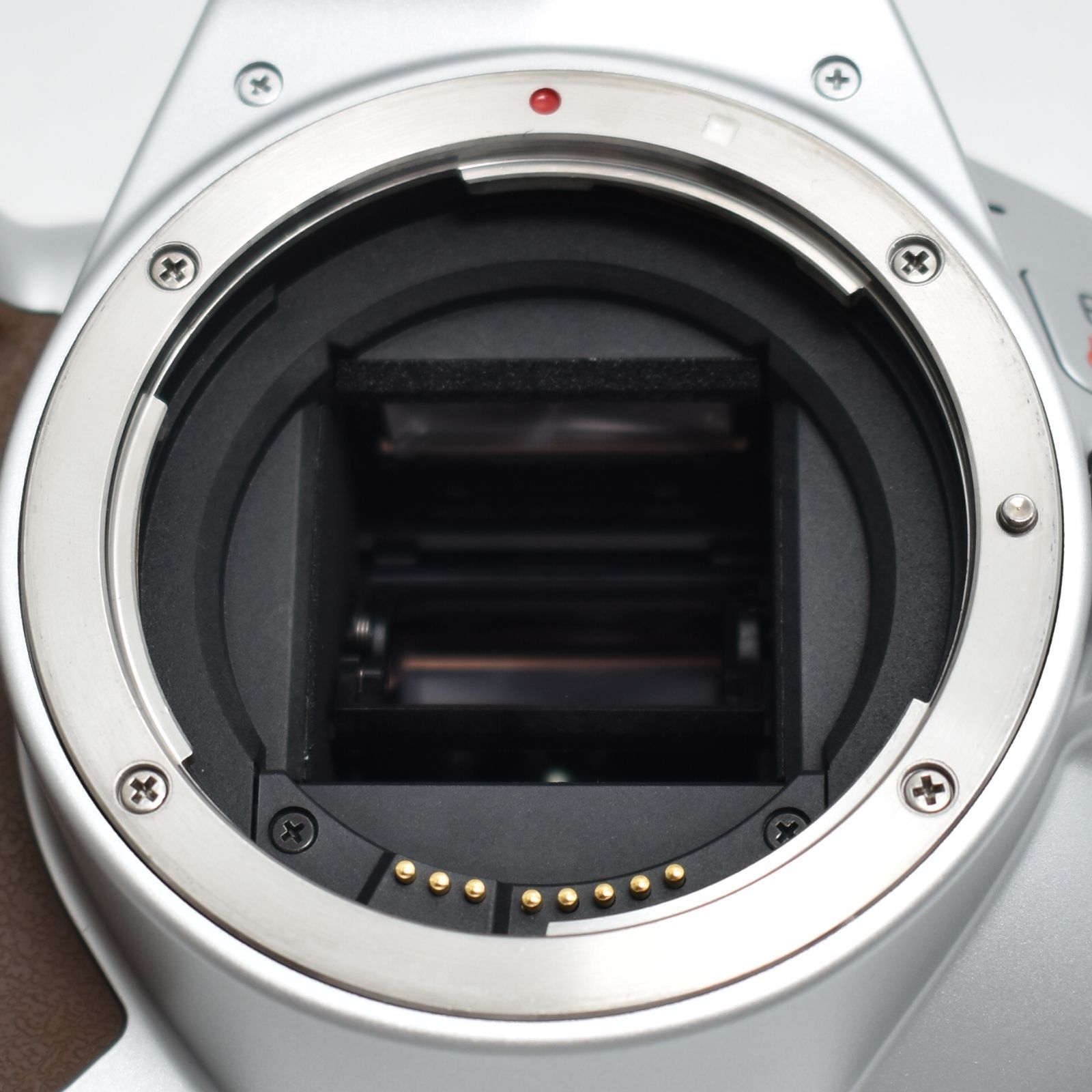  B 10806 Canon デジタル一眼レフカメラ EOS Kiss X 10 標準ズームキット シルバー デジタル一眼レフ デジタルカメラ