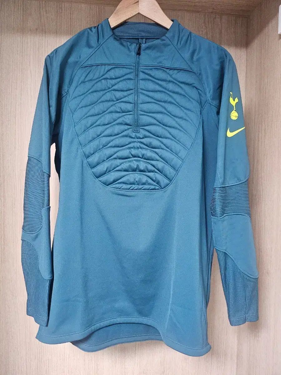ナイキ トッテナム サーマフィット ウィンター ドリルトップ 海外L