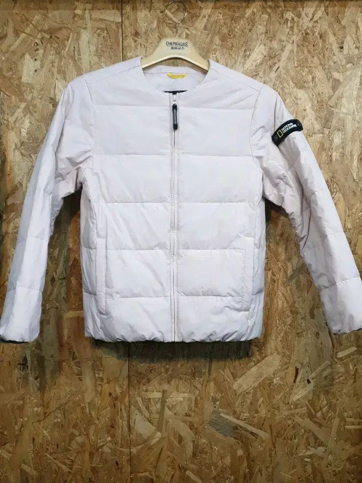 ナショナルジオグラフィック ピンク ダウン ジャケット