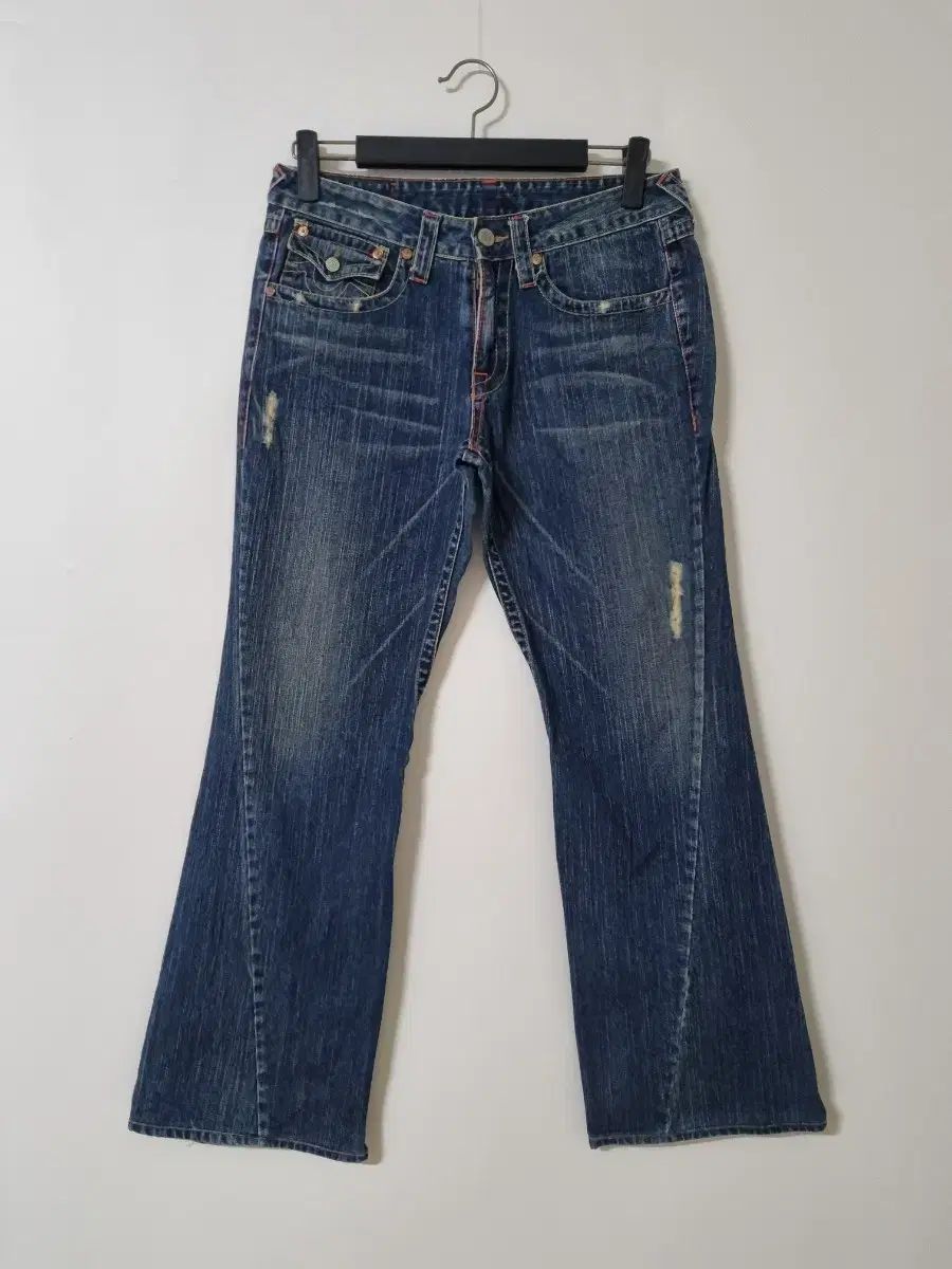 32 トゥルーレリジョン USA デニム 生デニム ウォッシュ ブーツカット ブランド