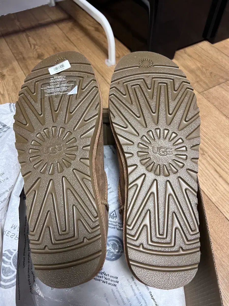 280 アグ Classic ウルトラ ミニ チェスナット US 10