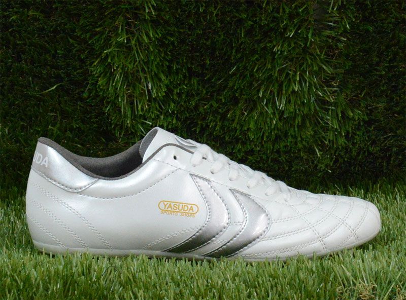 YASUDA Ligaresta Pro サッカーシューズ 26 黒白 スパイク Ligaresta