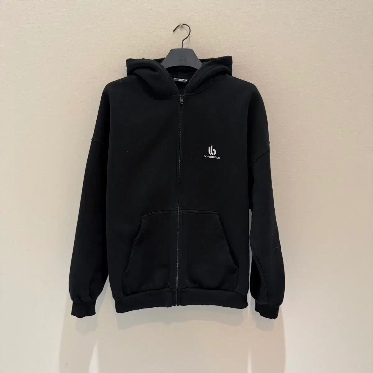 バレンシアガ 刺繍 ロゴ フードジップアップ