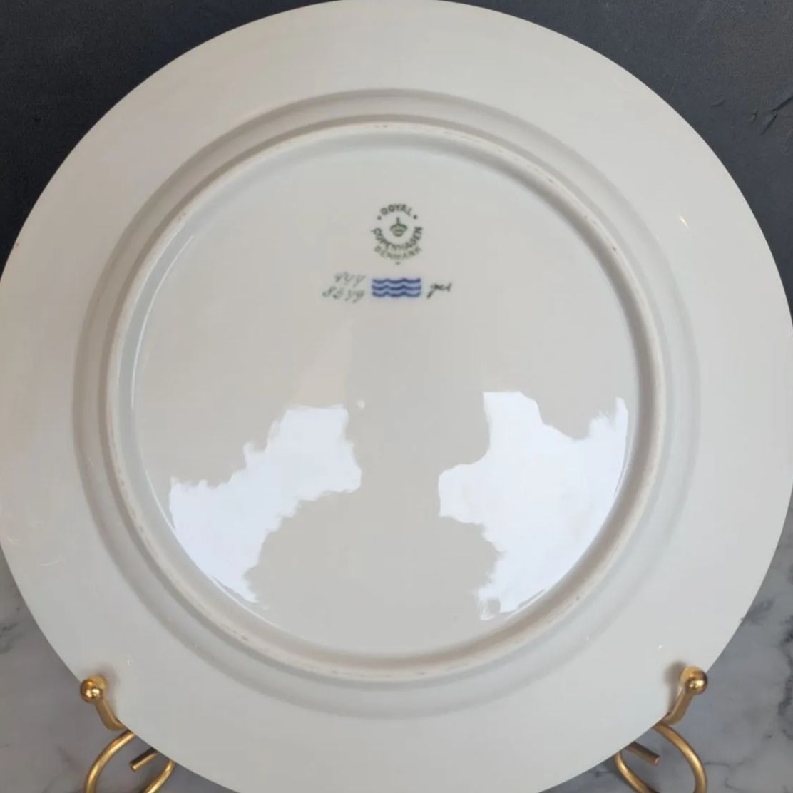 ロイヤルコペンハーゲン 高級ライン 24㎝ ヘンリエッテ 大皿 金彩 北欧食器 ロイヤルコペンハーゲン 高級ライン 24㎝ ヘンリエッテ 大皿 金彩 北欧食器