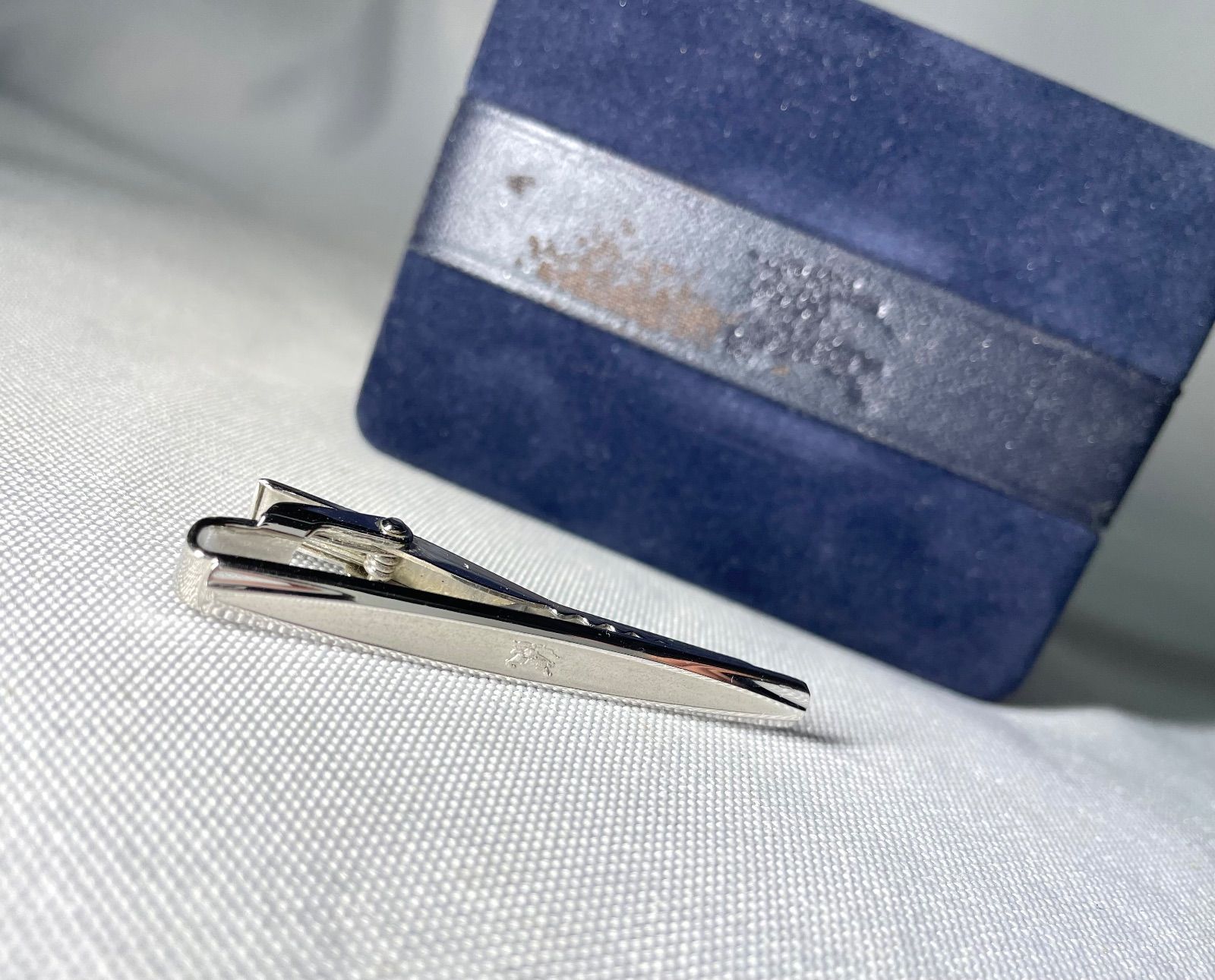 Burberry バーバリー ホースナイトロゴ 騎士デザイン 艶消しシルバー 鏡面シルバー ネクタイピン タイピン タイバー メンズ ケース有