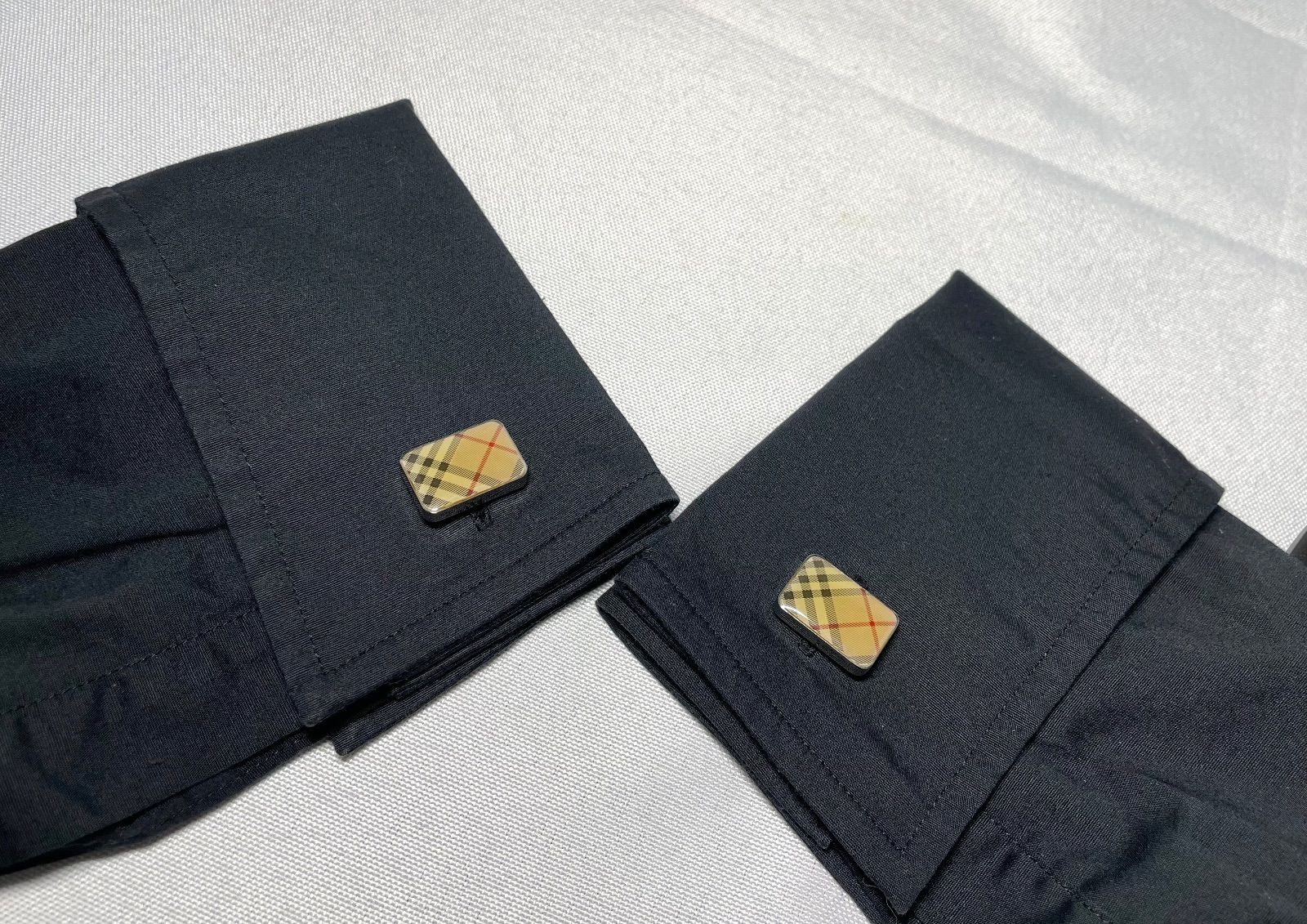 近年モデル Burberry バーバリー ノバチェックライン スクエアカフス カフリンクス ボタン マルチカラー ギフトやプレゼントにも