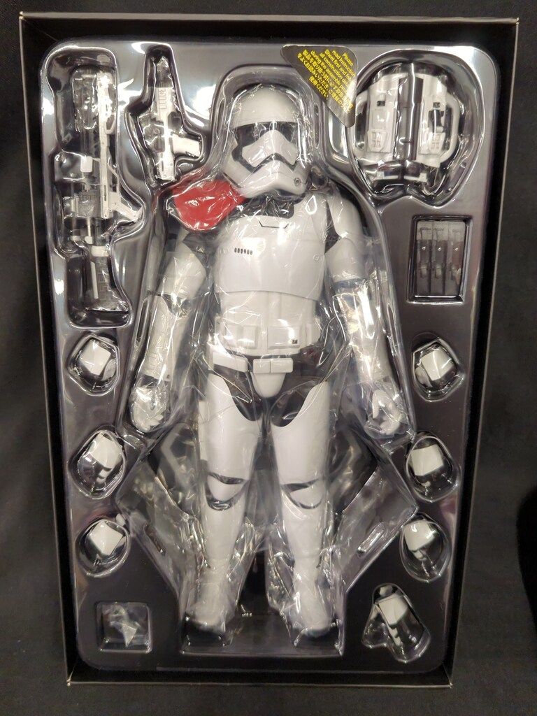 HOTTOYS MOVIE FIRST ORDER OFFICER MMS 334