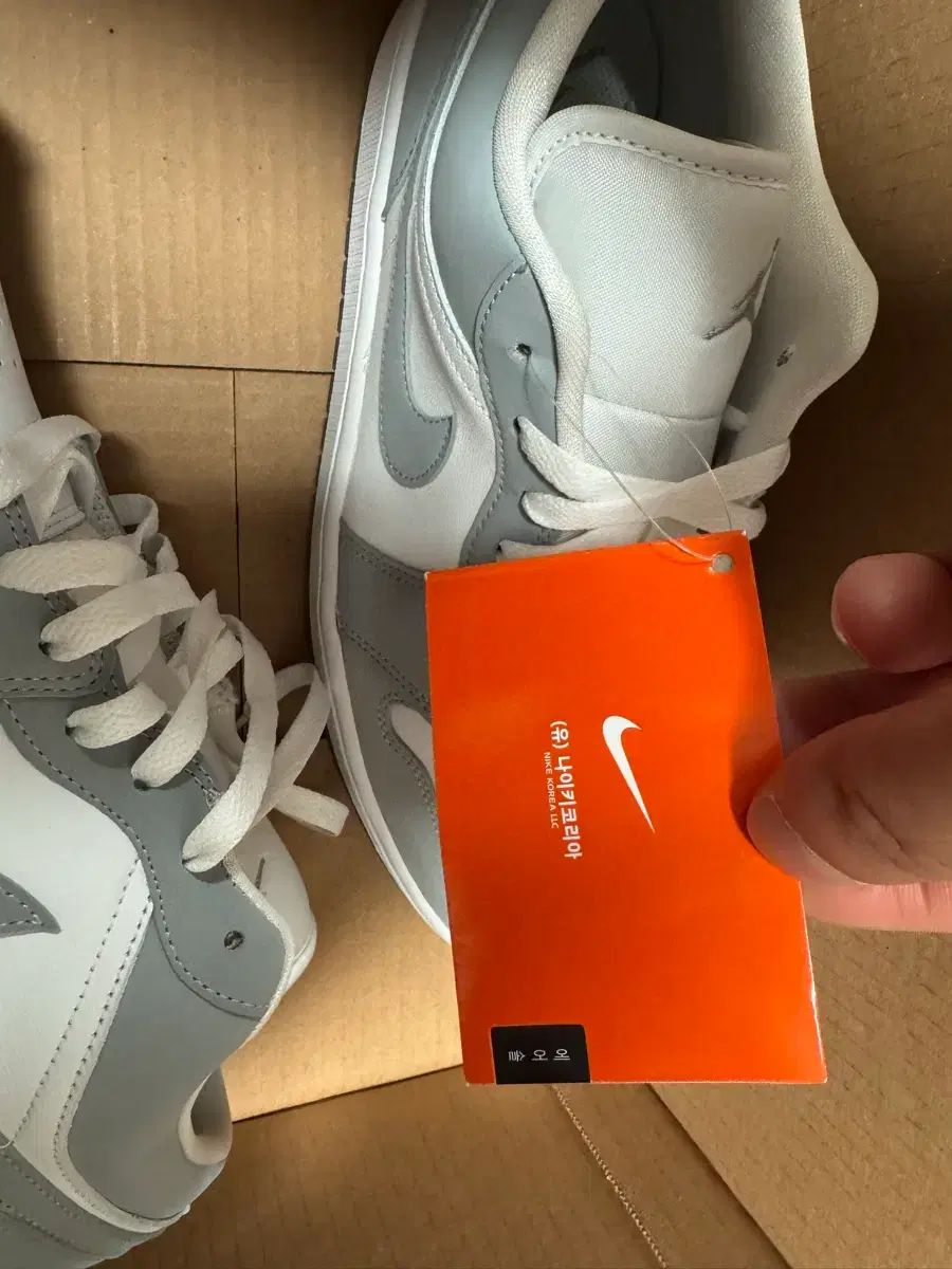 ナイキ エア ジョーダン 1 ロー ウルフグレー