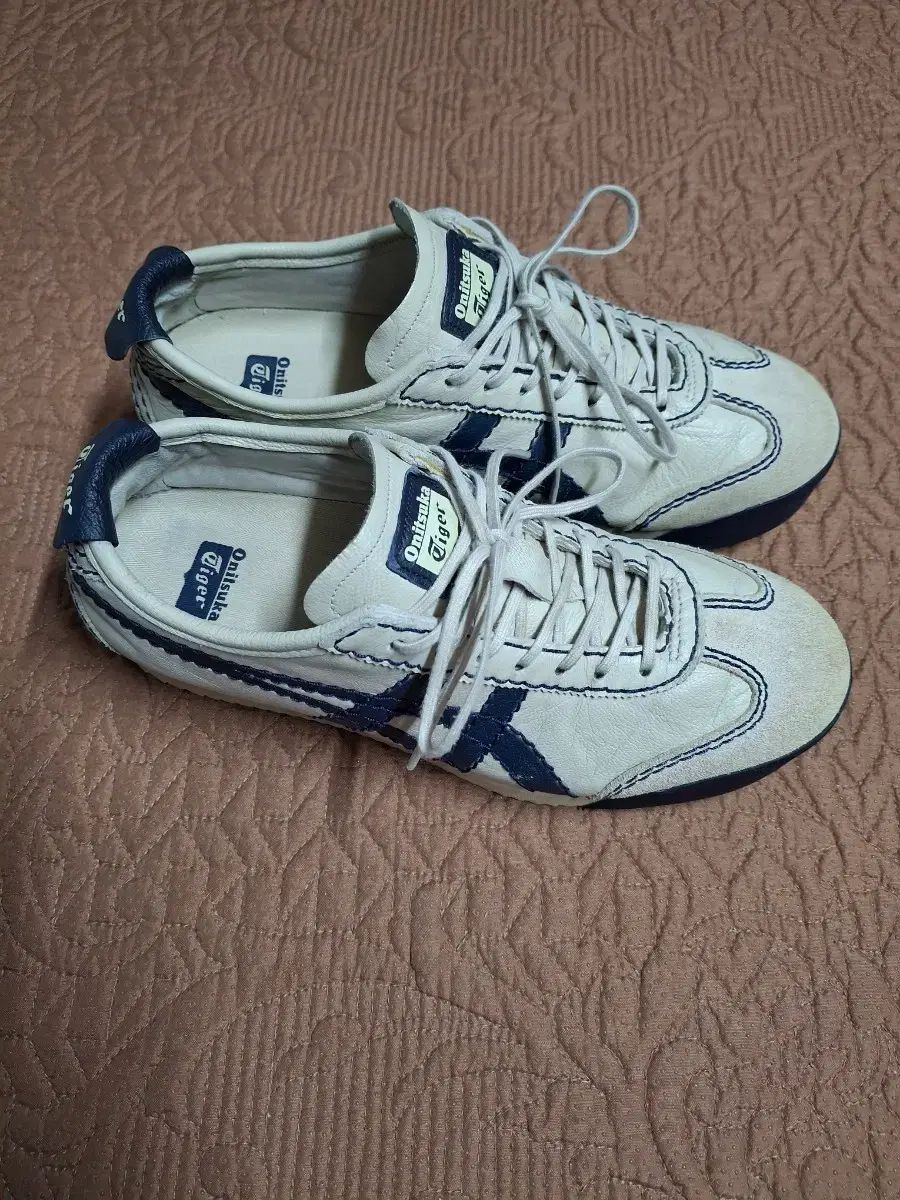 235 アシックス オニツカ レディース スニーカー 2203