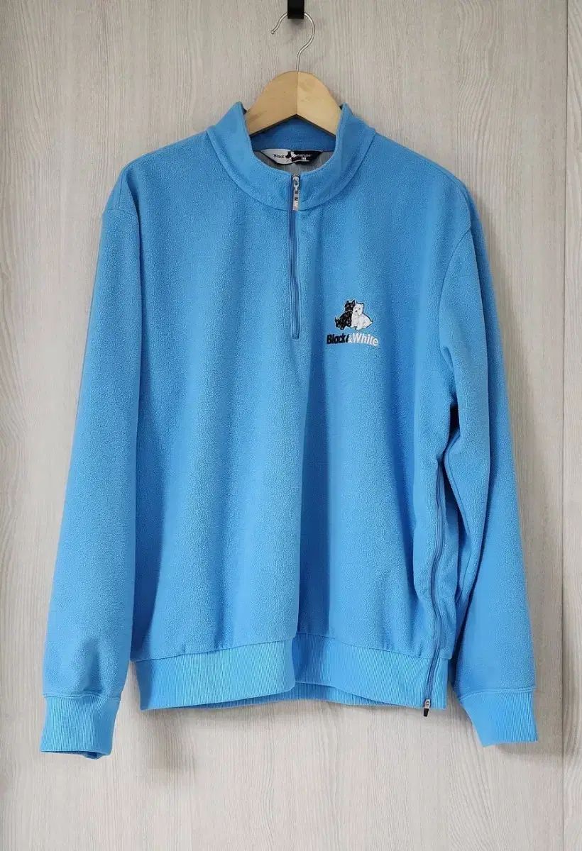 Black White ブルー ハーフジップアップ プルオーバー
