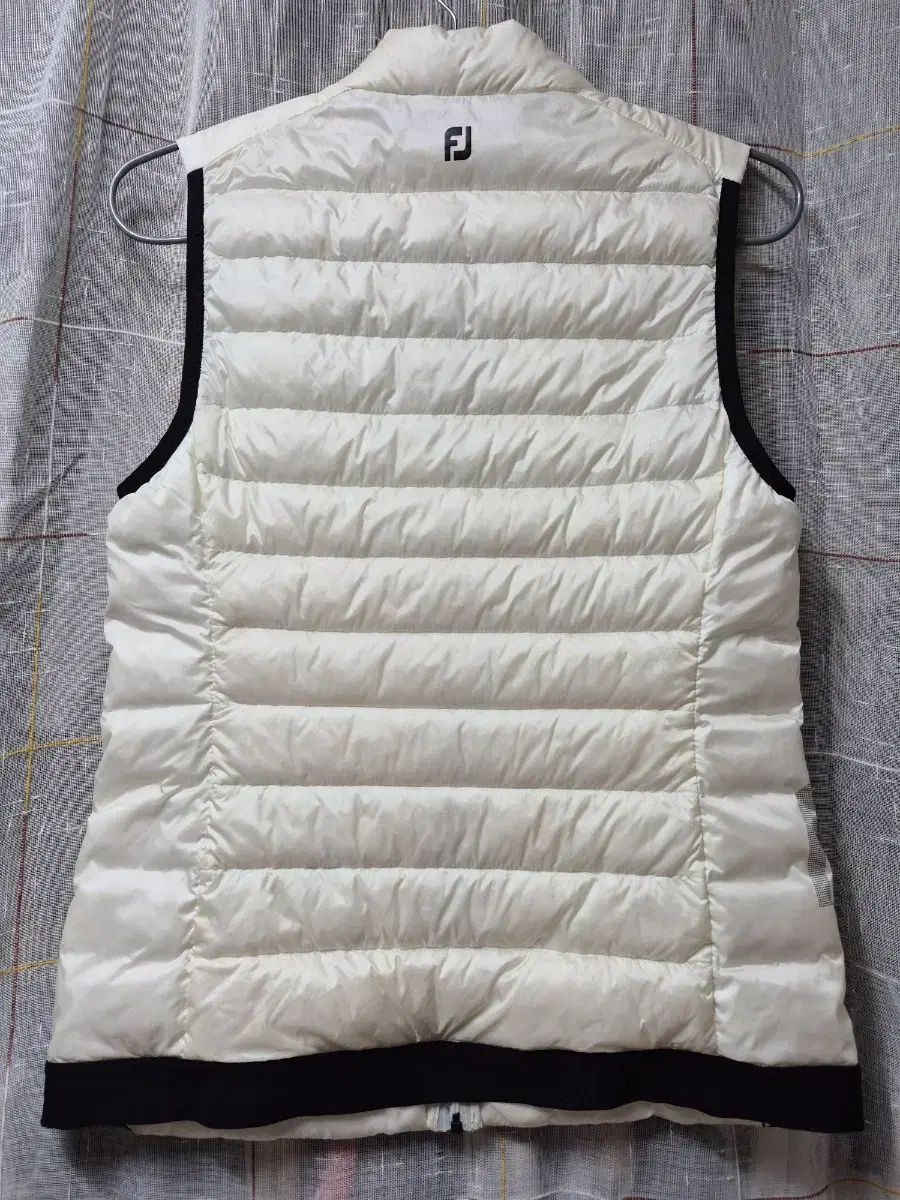 フットジョイ FJ グース ダウン ベスト アイボリー